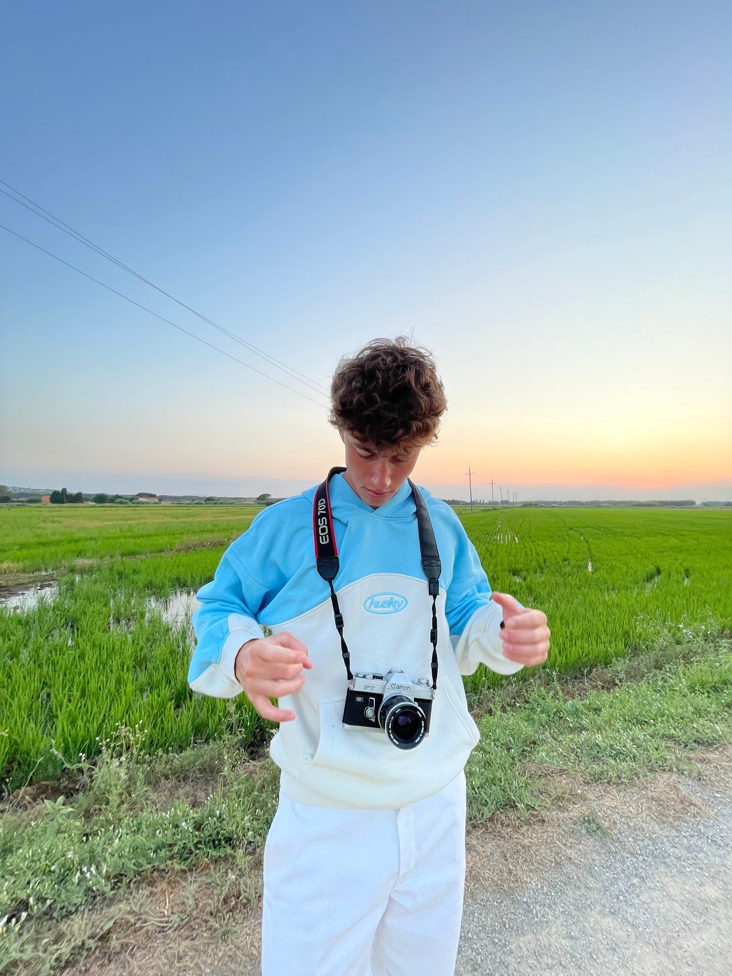 SUDADERA MADE FROM SCRATCH WHITE & BLUE